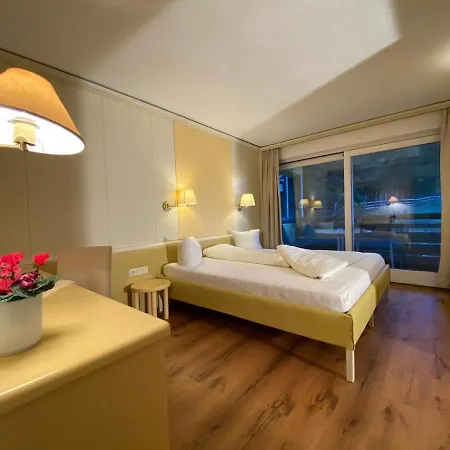 Отель Belmont Тарренц