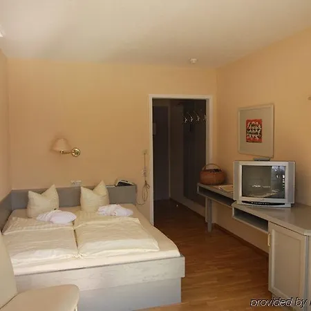 Belmont Отель Тарренц