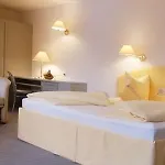 Belmont 4*