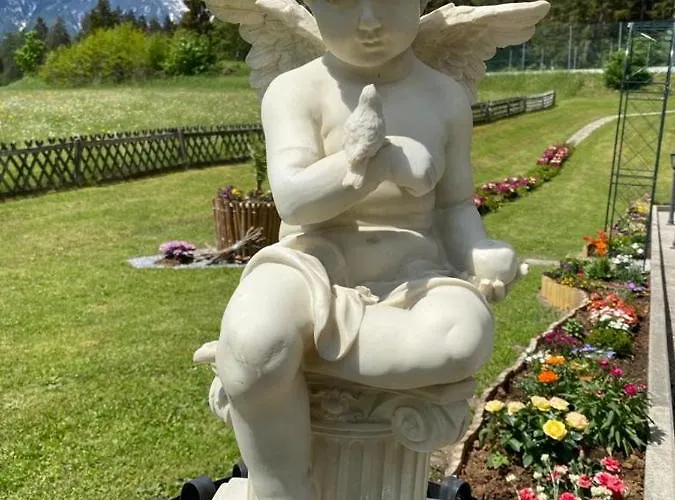 Belmont فندق تارينز